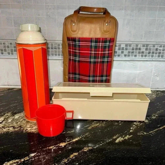 King-Seeley Thermos Other - Vintage King-Seeley Thermos Picnic Set Red Tan 1974